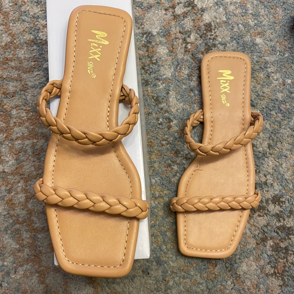New with Box! Mixx Shuz Size 7 Nude Square Toe Flat Sandals
